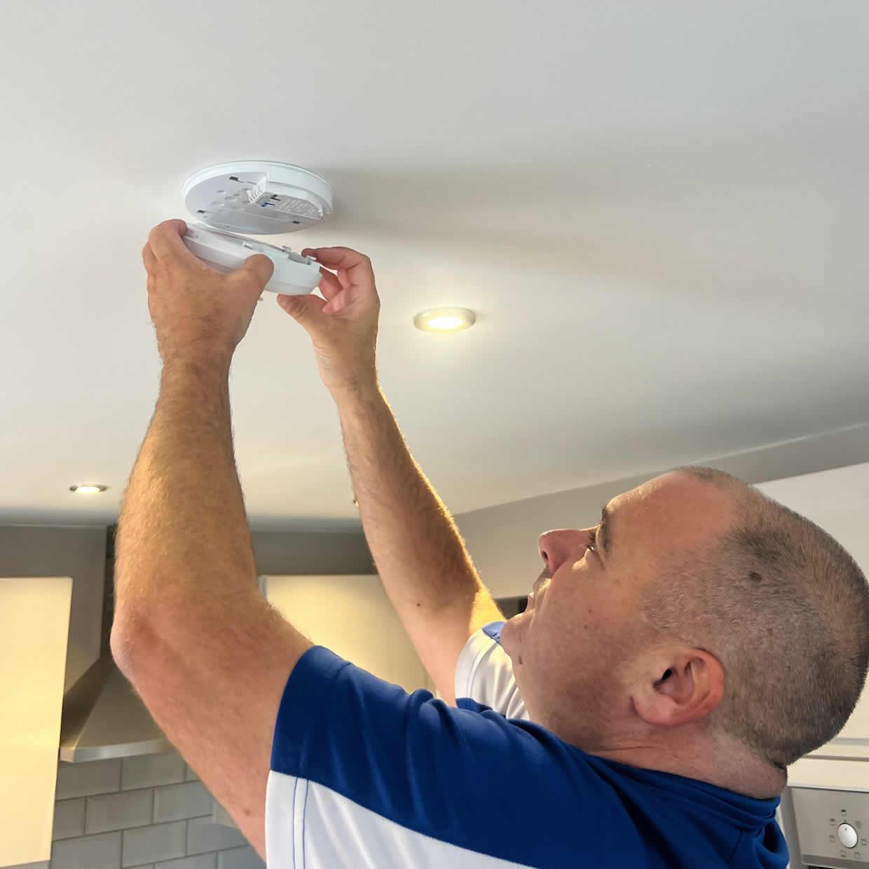 Smoke alarm installation service in Hyde